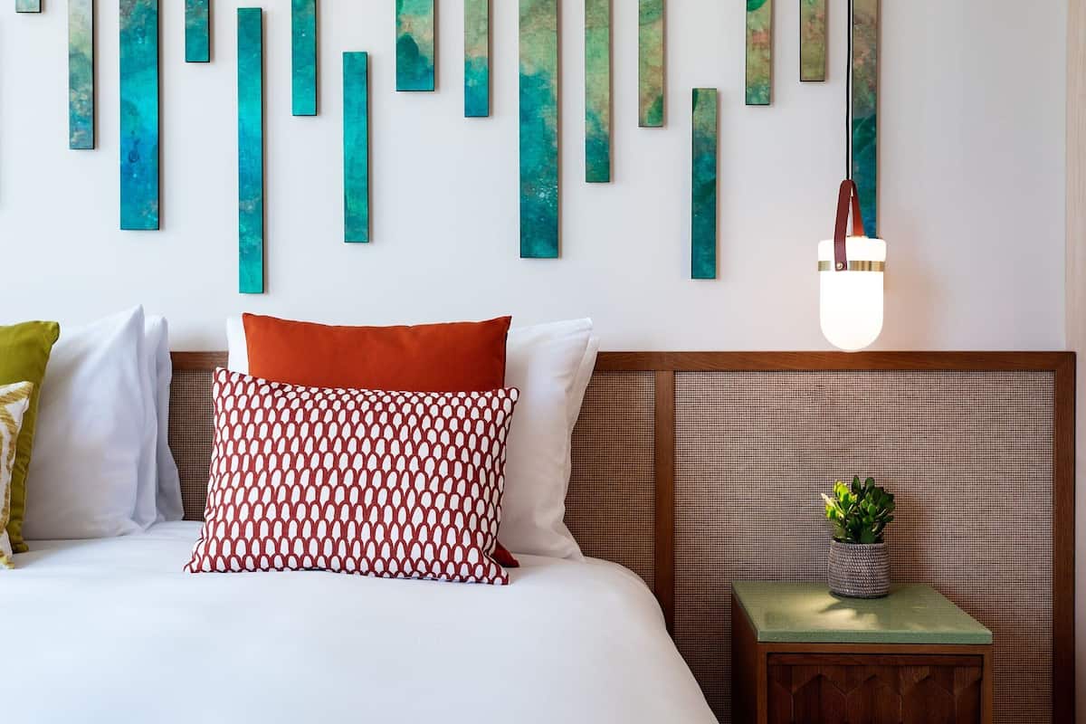 Chambre (Upgraded Essential) | Literie de qualité, couette en duvet