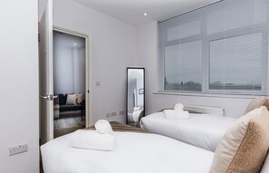 1 dormitorio, escritorio, tabla de planchar con plancha y wifi gratis