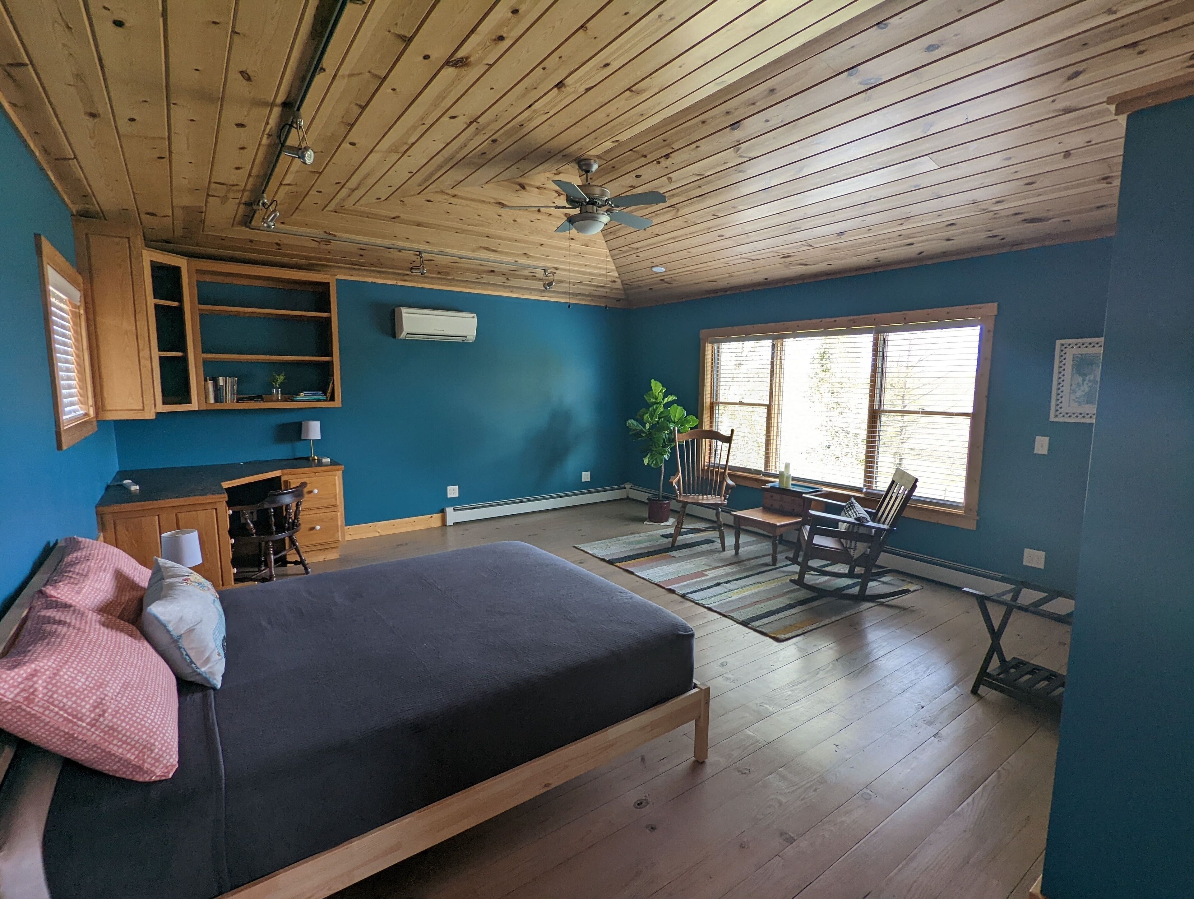 2 多间卧室、办公桌、熨斗/熨衣板、旅行婴儿床