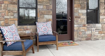 Serene Rural Retreat w/ Stunning Views - Just a short drive from hiking and OU!