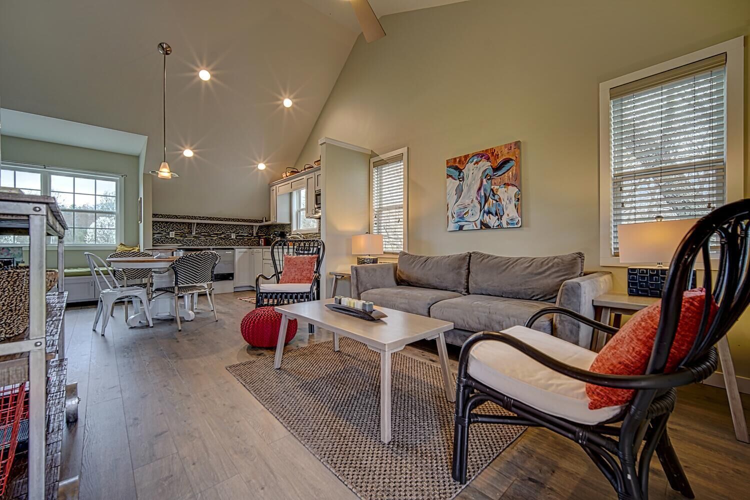 Creekfront Tusquittee Valley cottage with beautiful sunrise and sunset views!