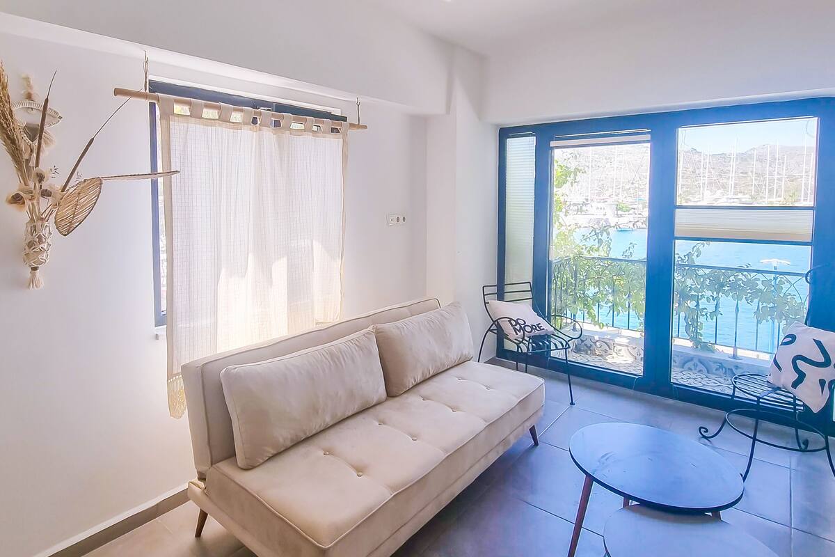 Panoramic Apartment, Sea View, Beachfront
