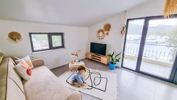 Panoramic Apartment | 1 bedroom, Egyptian cotton sheets, premium bedding, desk