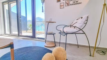 Panoramic Apartment | 1 bedroom, Egyptian cotton sheets, premium bedding, desk