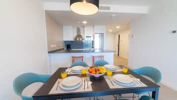 Micro-ondas, fogão, cooktop, lava-louças