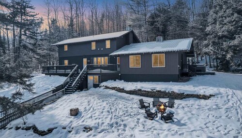 Spacious Vermont Chalet for Group Getaways