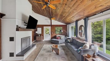 TV, fireplace, offices