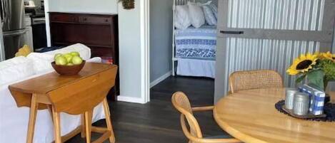 2 bedrooms, desk, iron/ironing board, travel cot