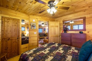 10 bedrooms, free WiFi, bed sheets, wheelchair access