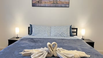 3 bedrooms, desk, iron/ironing board, free WiFi