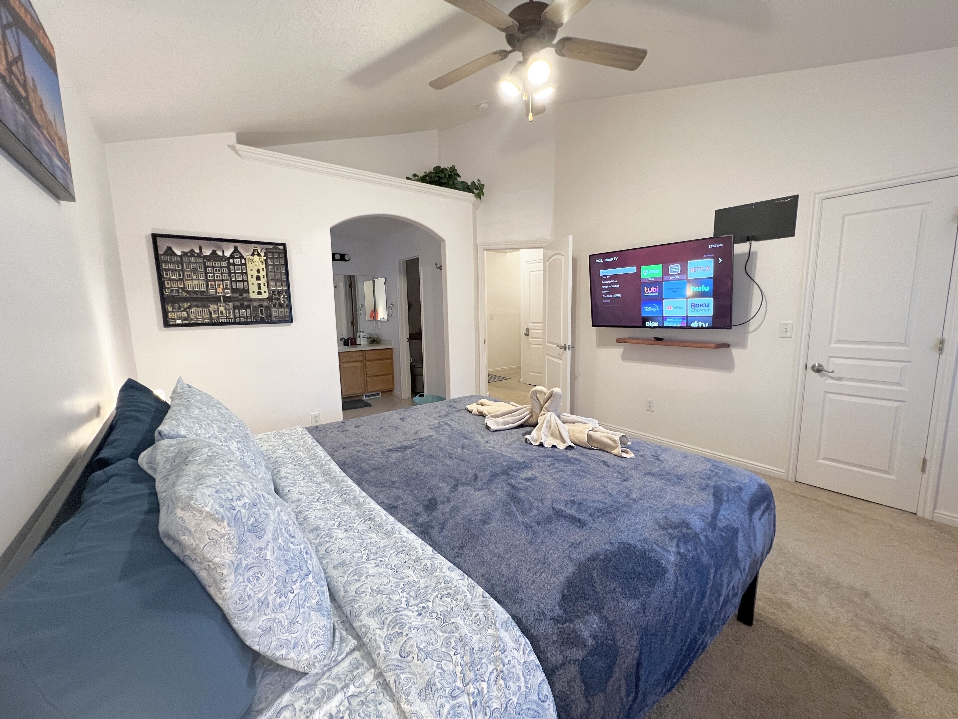 ✨Clean, Family Friendly, Spacious, Comfy Mattress, All 3 King Beds✨