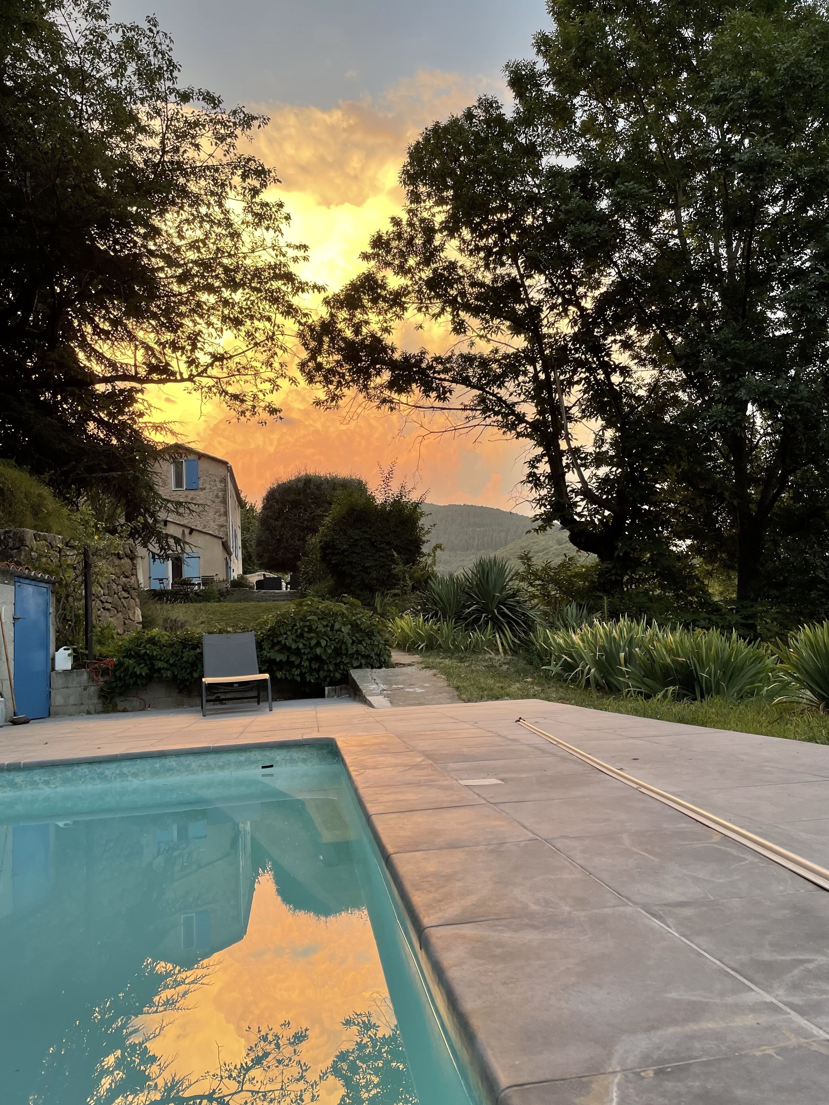 室内游泳池，室外游泳池