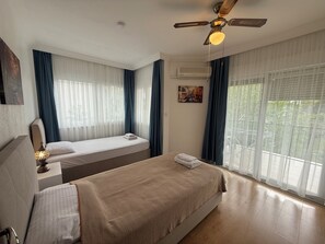 5 slaapkamers, een strijkplank/strijkijzer, gratis wifi, beddengoed