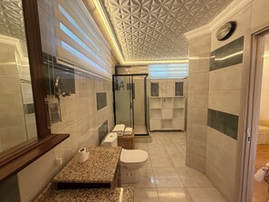 Shower, hair dryer, towels, soap - Arslan Villa (Marmaris)