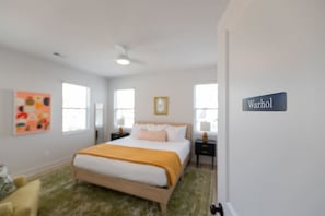 3 Schlafzimmer, Schreibtisch, Bügeleisen/Bügelbrett, Reisekinderbett