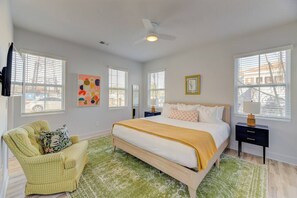 3 bedrooms, desk, iron/ironing board, travel cot