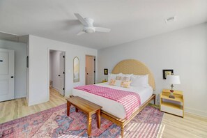 3 bedrooms, desk, iron/ironing board, travel crib