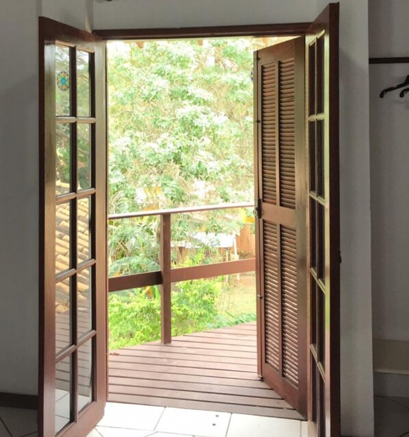 Family Suite, 1 Bedroom, Garden View | 1 bedroom, free WiFi, bed sheets - 5to Elemento House (Búzios)