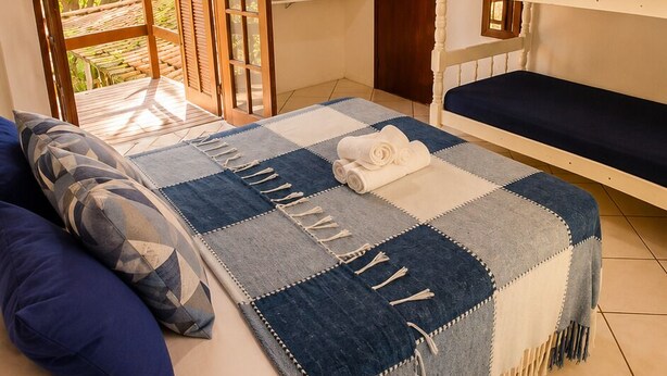 Family Suite, 1 Bedroom, Garden View | 1 bedroom, free WiFi, bed sheets - 5to Elemento House (Búzios)
