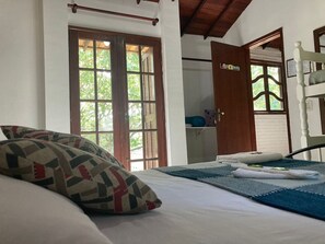 Family Suite, 1 Bedroom, Garden View | 1 bedroom, free WiFi, bed sheets - 5to Elemento House (Búzios)