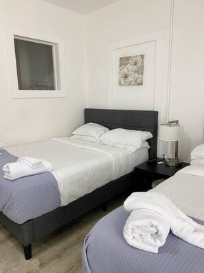 Iron/ironing board, WiFi, bed sheets
