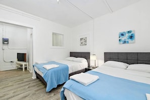 Iron/ironing board, WiFi, bed sheets