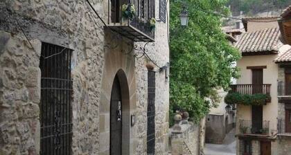 Exclusive accommodation in the walled area of Rubielos