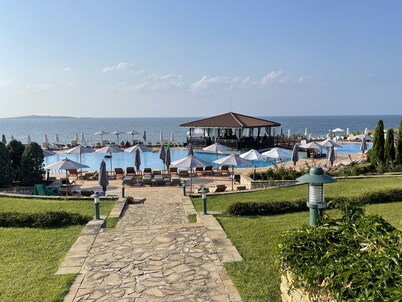 Luxury and panoramic seaside villa on a rocky coast at the Black Sea!