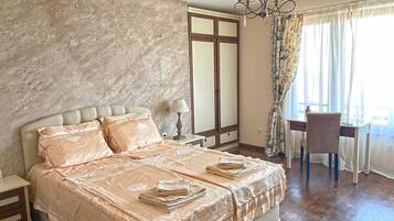 4 chambres, bureau, fer et planche Ă repasser, Wi-Fi