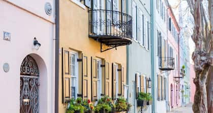 Entire 4 Bedroom Historic Charleston House