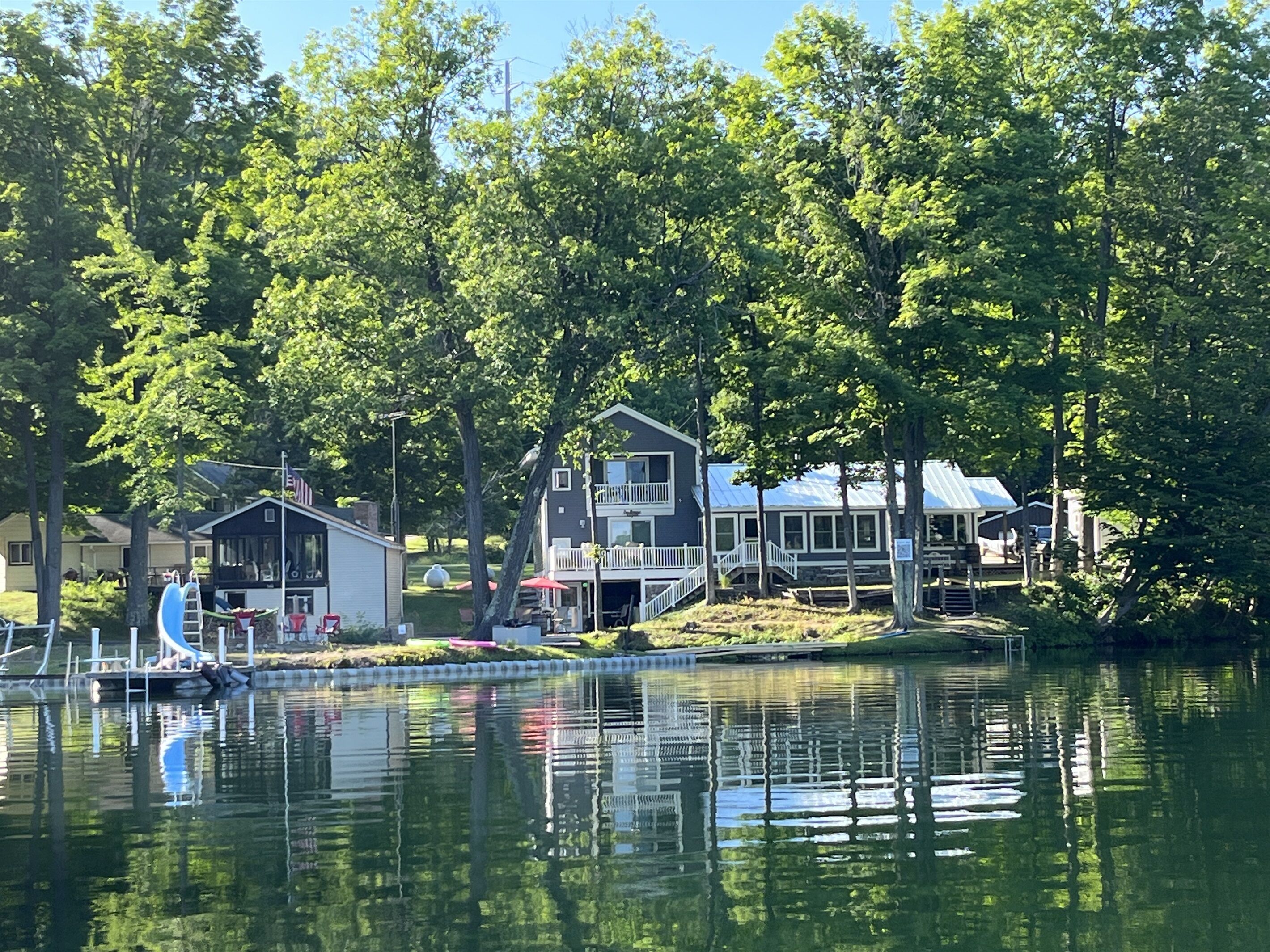 Mesick's Island View Lake Cottage Hodenpyl Pond - Hosted by Simple Lyfe Stays