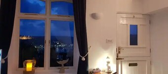 Stunning River Views Await You at Our Idyllic Devon Cottage