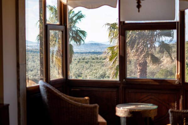 Deluxe Double Room | Garden view - Mira House  (Ayvalik)