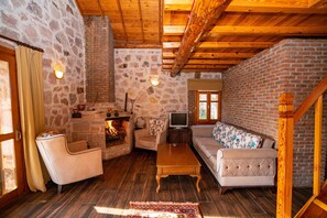 Fireplace - Mira House  (Ayvalik)