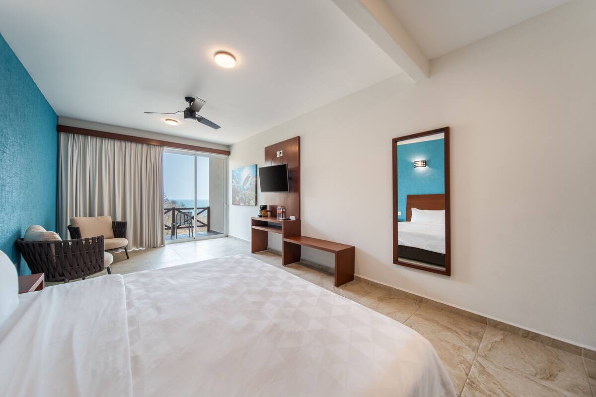 Suite familiar | ตู้นิรภัยในห้องพัก, ห้องเก็บเสียง, Wi-Fi ฟรี, ผ้าปูที่นอน