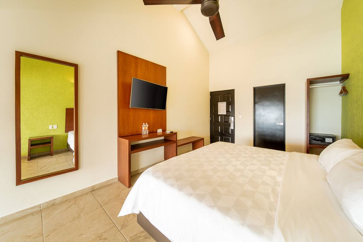 Junior suite king | ตู้นิรภัยในห้องพัก, ห้องเก็บเสียง, Wi-Fi ฟรี, ผ้าปูที่นอน