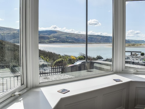 2 bedroom accommodation in Barmouth