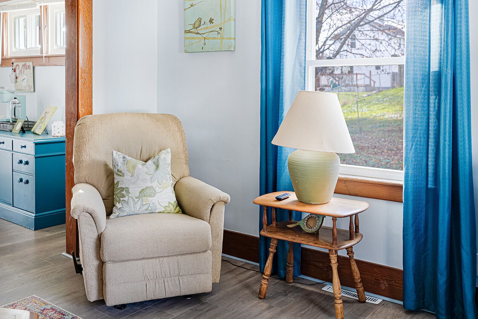 *cute city bungalow, close to downtown, hospital and dogs welcome*