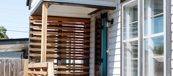 OU-Walk to Main St- Big Deck- Patio -Fire Pit -Man Cave