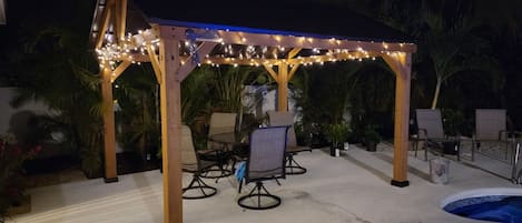 屋外ダイニングエリア