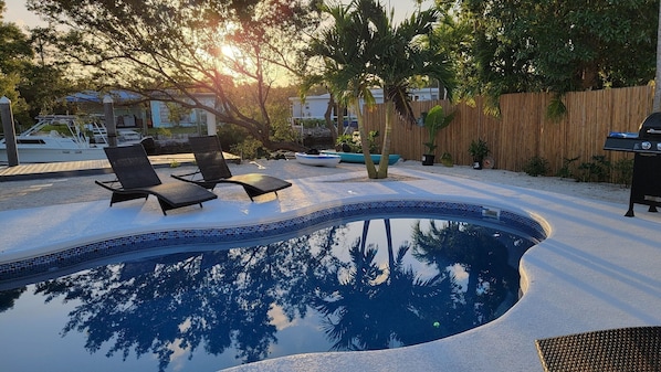 Et oppvarmet basseng