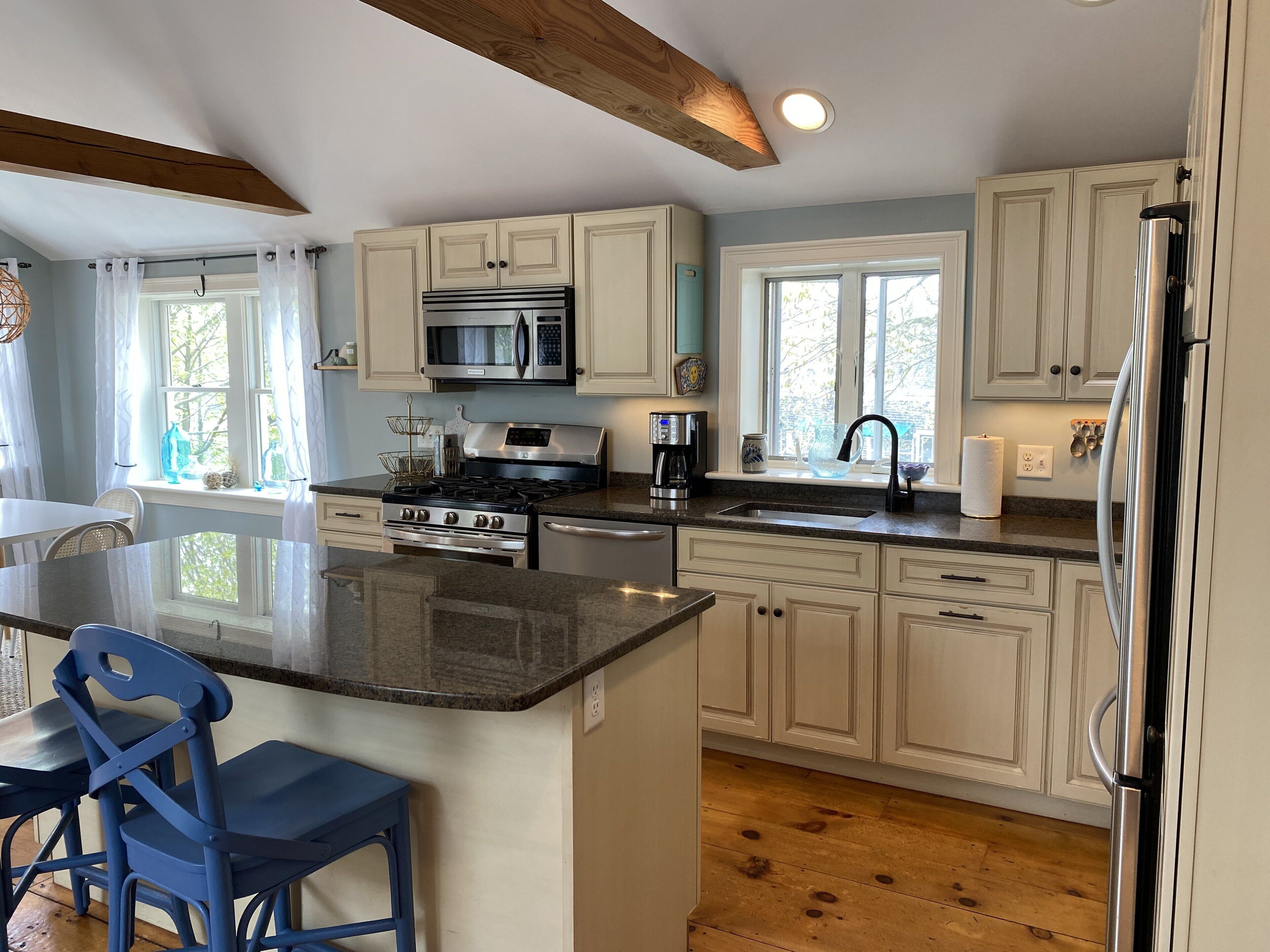 Sunny Updated Chatham Village 2 Bedroom Condo W/ Large Private Deck