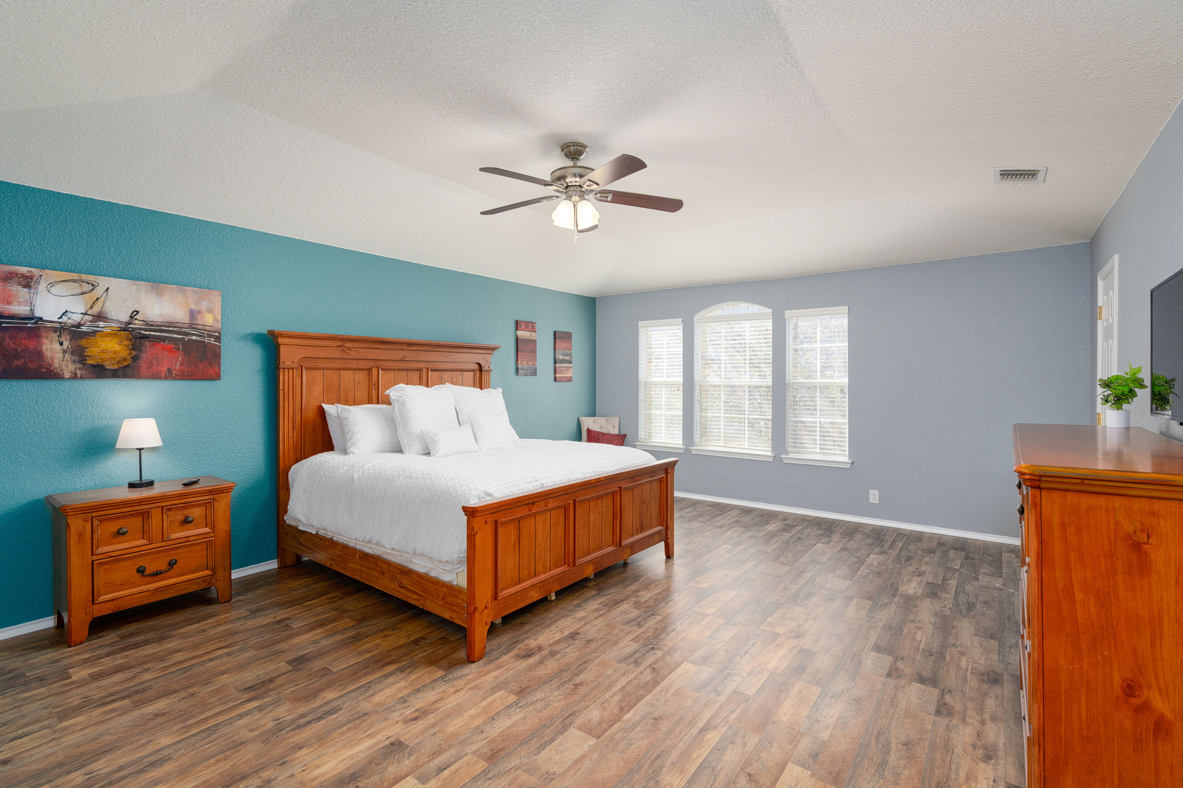 4 間睡房、免費 Wi-Fi