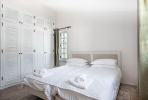 4 soverom, strykejern/-brett, wi-fi (inkludert) og sengetøy