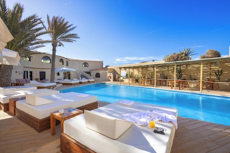 Exterior. Playa Surf CBbC Hotel