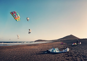 Surfing/boogie boarding