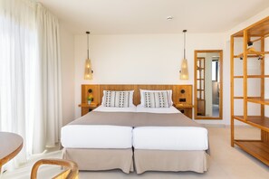 Superior Double Room, Balcony | Down comforters, in-room safe, blackout drapes, free WiFi