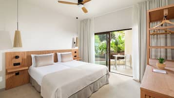 Superior-Doppelzimmer, Balkon | Daunenbettdecken, Zimmersafe, Verdunkelungsvorhänge, kostenloses WLAN