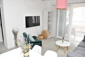 100-cm TV with satellite channels