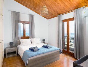 4 chambres, coffre-fort, fer et planche à repasser